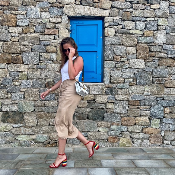 Love Your Closet Again - Shop Happy Couture 💛🧡 - Picture 4 of 7